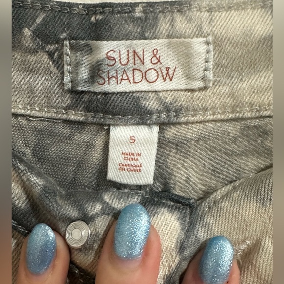 Tie-Dye Frayed Hem - Picture 5 of 7